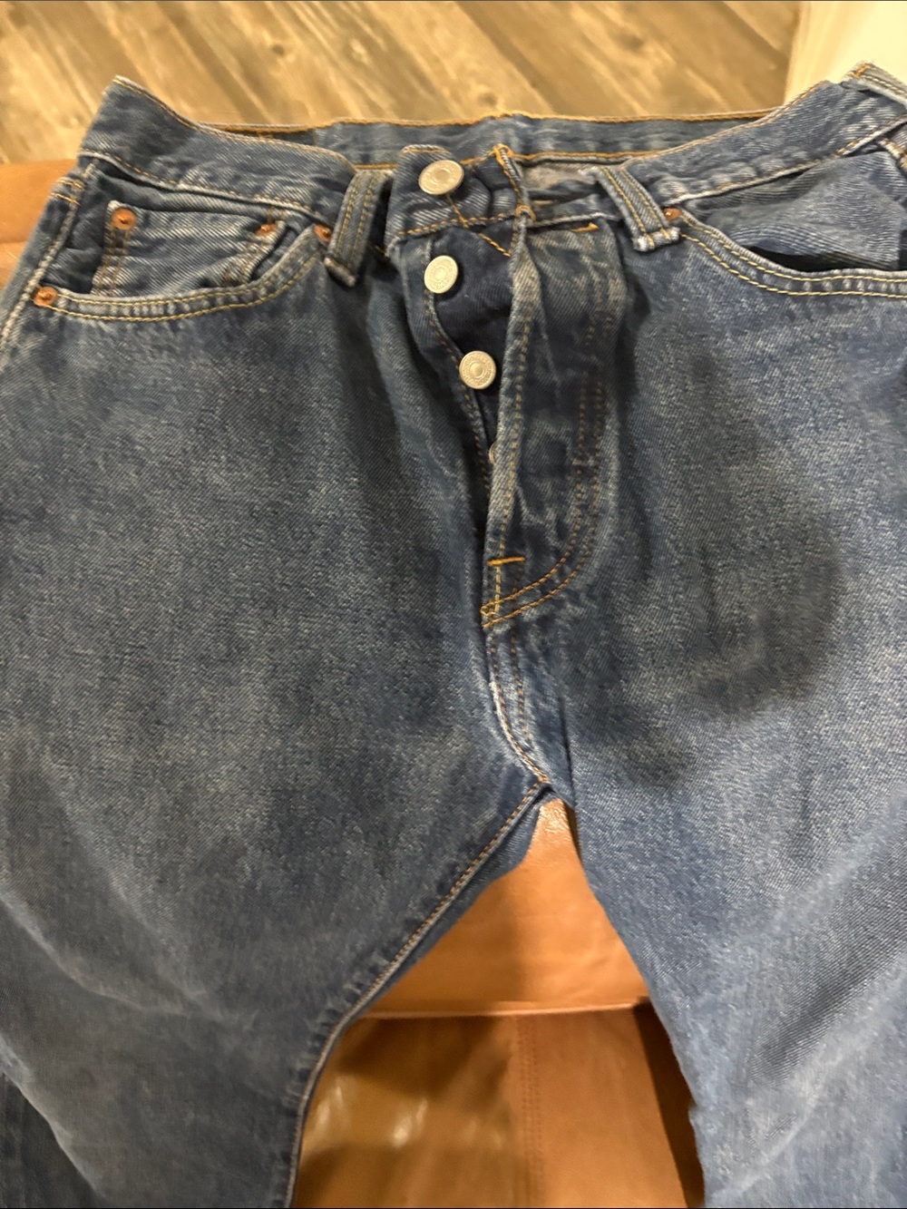 Levi's Women's Straight Leg Jeans in Medium Blue Denim